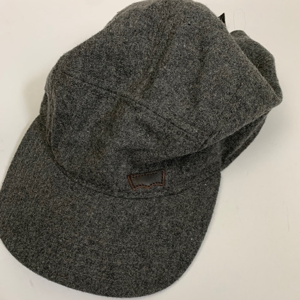 Levi’s dark gray wool hat